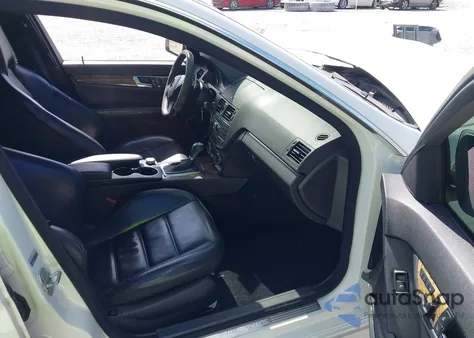 2009 Mercedes-Benz C 63 Amg из США, поврежденный, VIN WDDGF77X79F220017